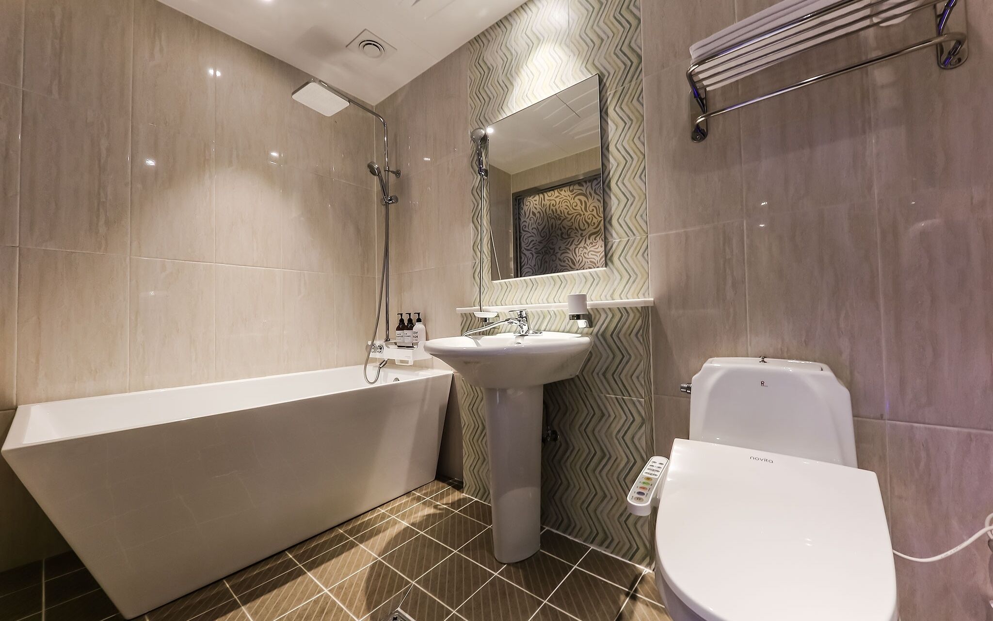 Yesan Orange Tomato Motel