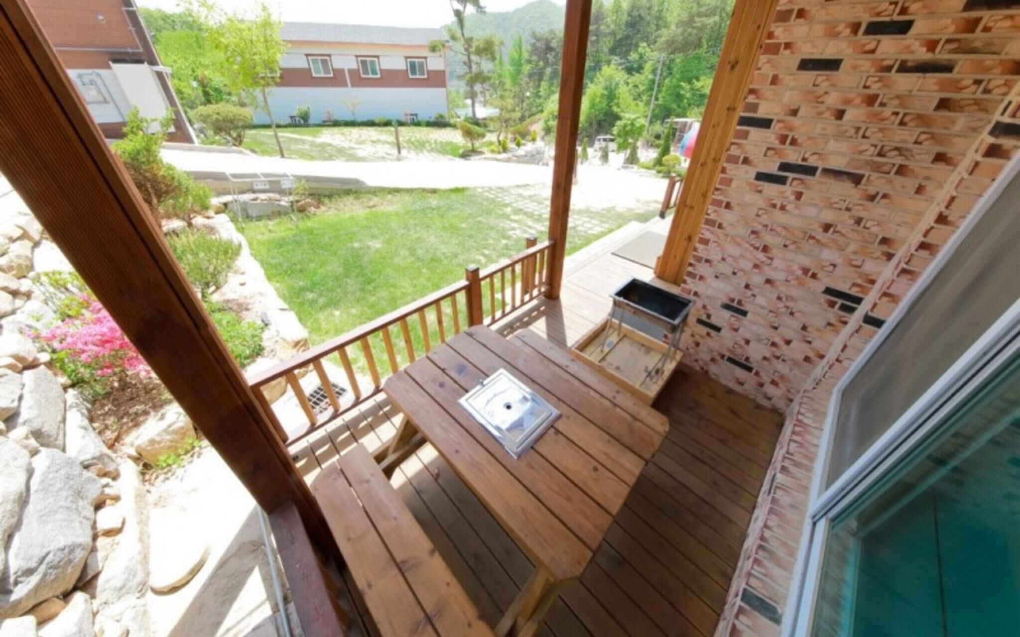 Yesan Sanmaru Pension