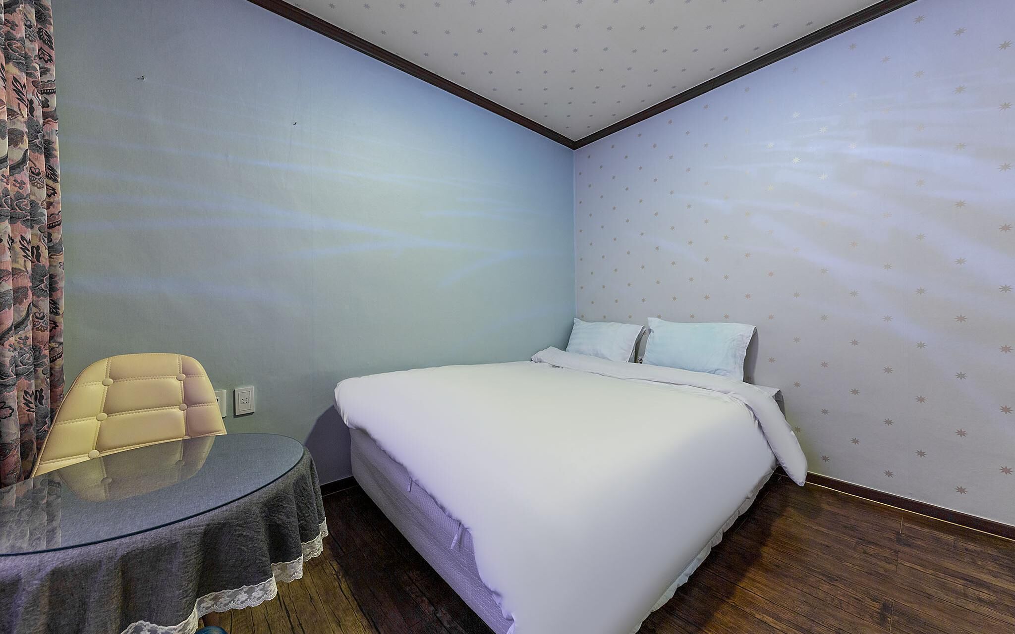 Yesan Shinwon Parktel