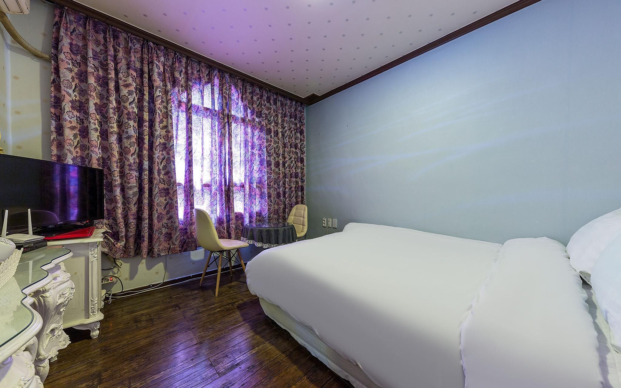 Yesan Shinwon Parktel