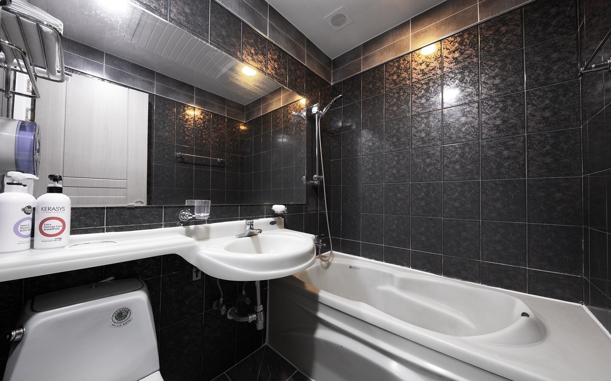 Yesan Shinwon Parktel