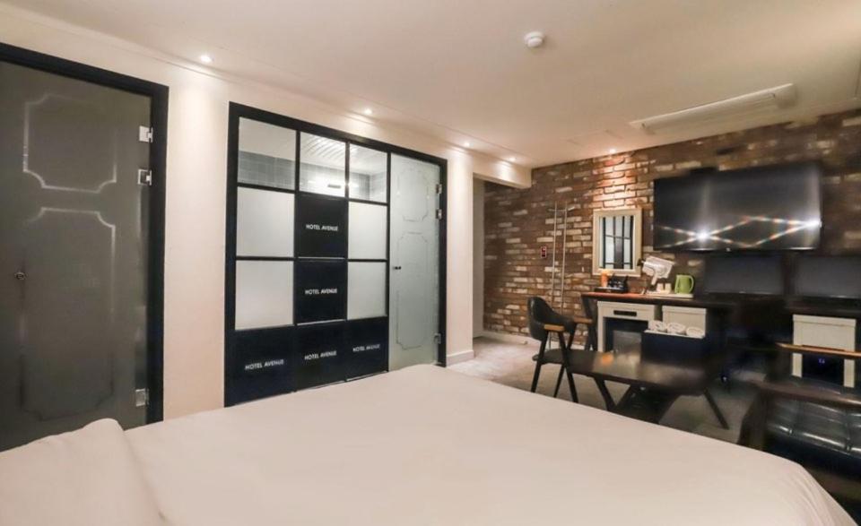 Yongin Avenue Hotel
