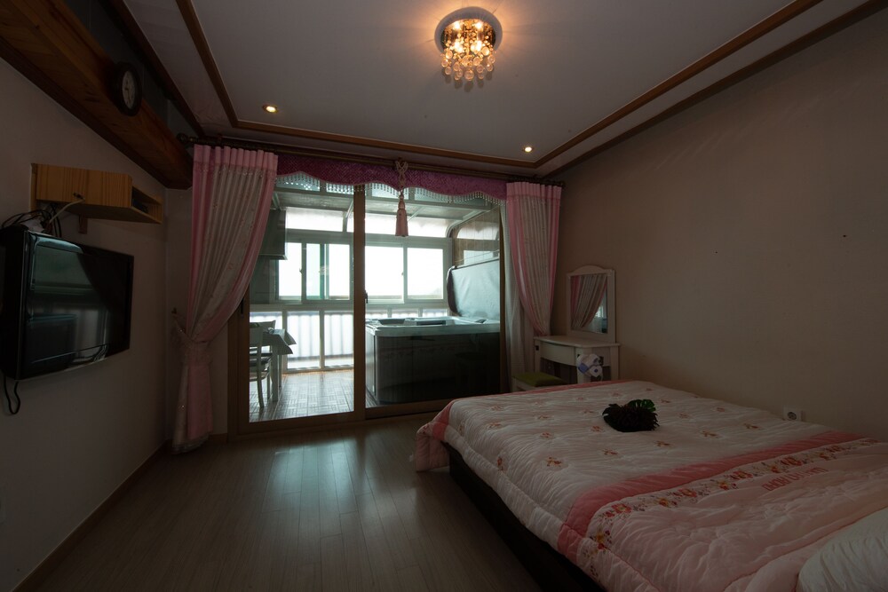 Angel's Morning Pension