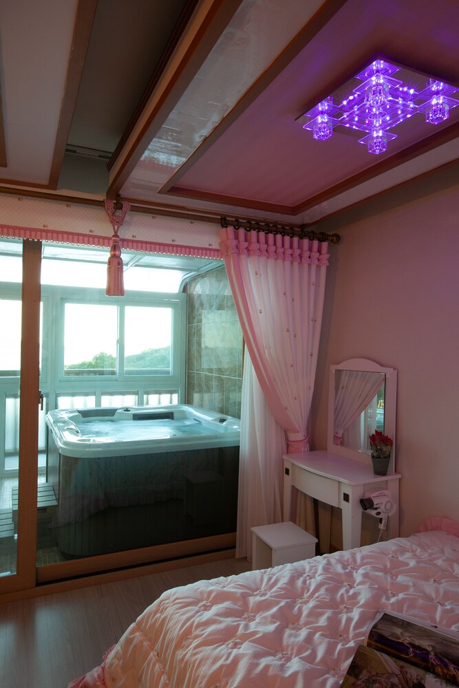 Angel's Morning Pension