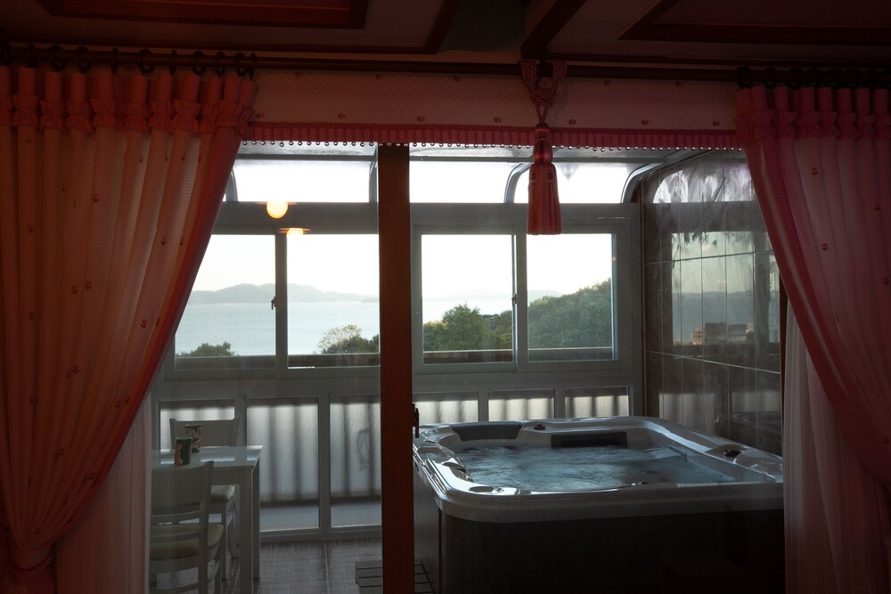 Angel's Morning Pension