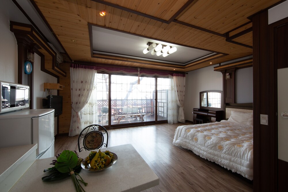 Angel's Morning Pension