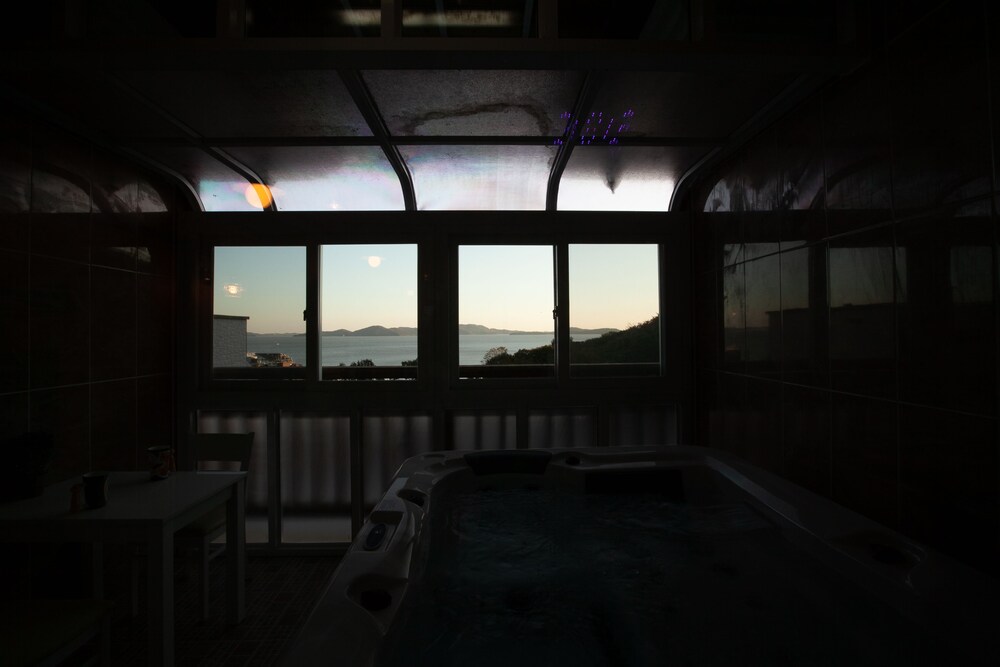 Angel's Morning Pension