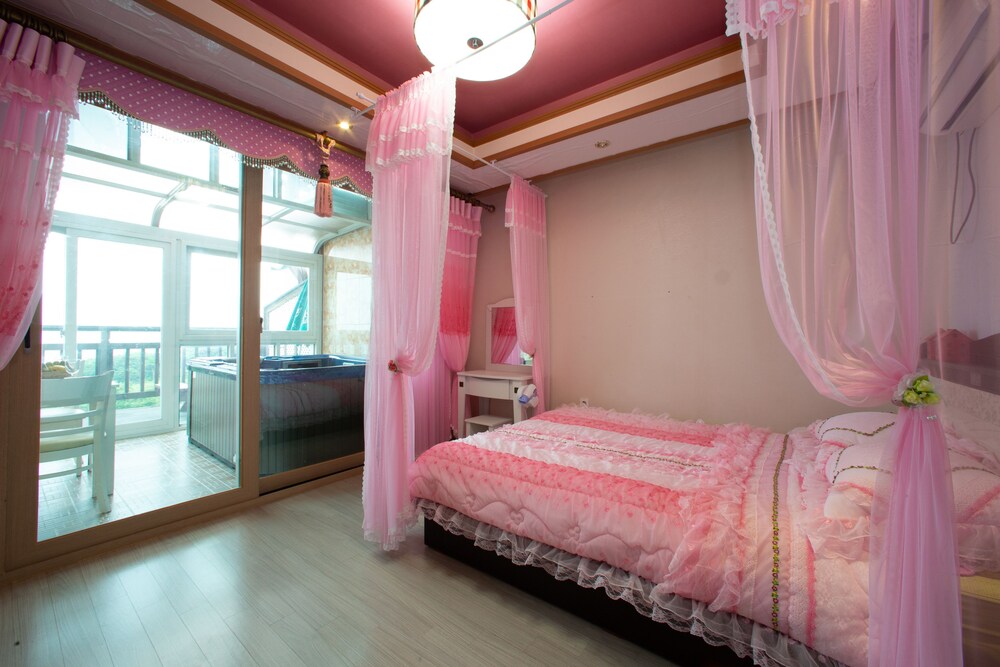 Angel's Morning Pension