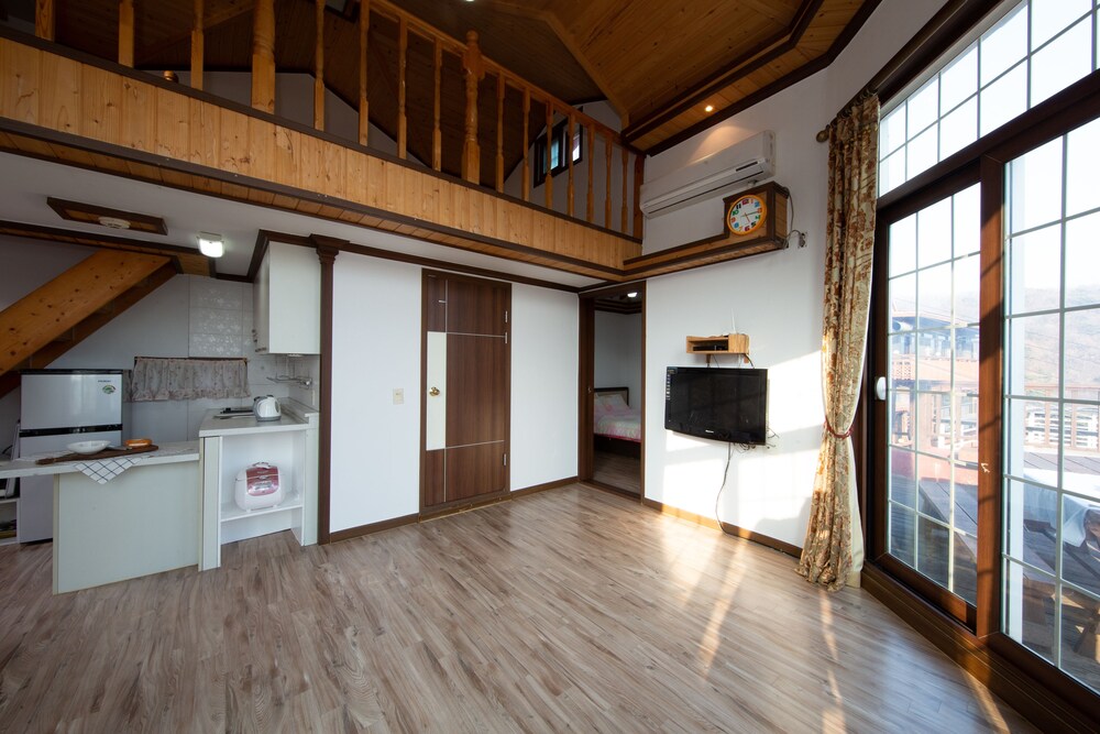 Angel's Morning Pension