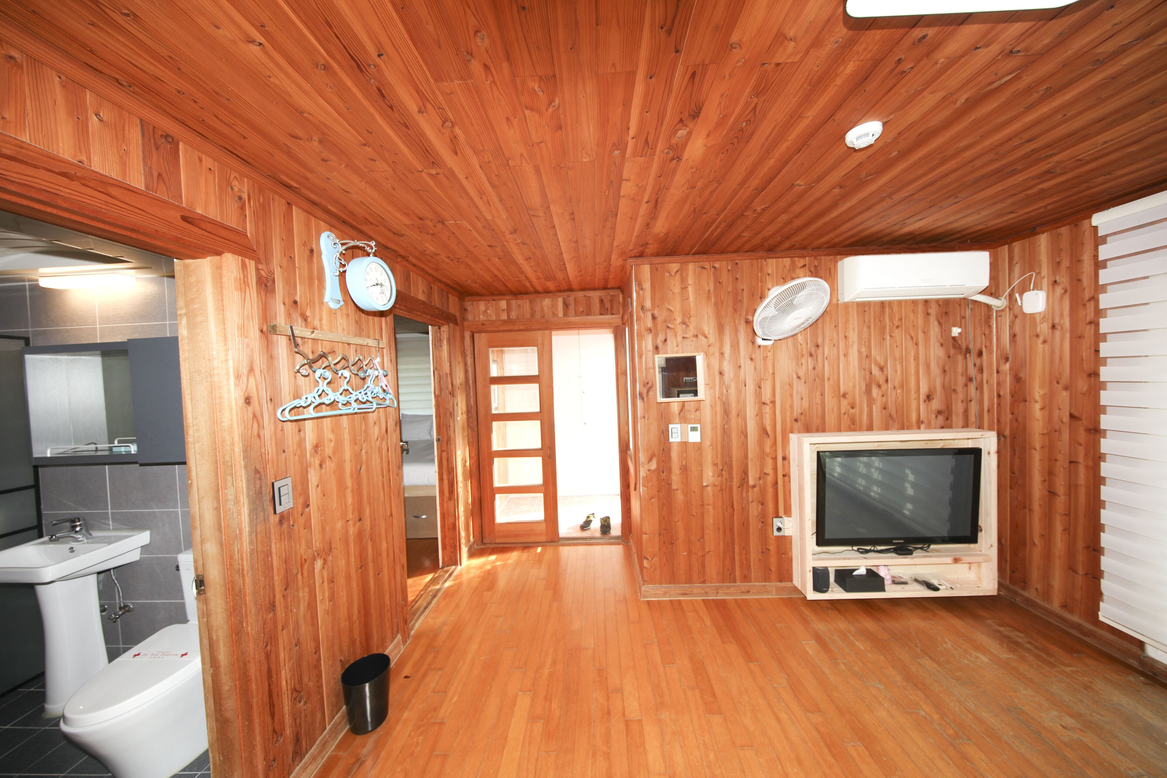 Janguneomeo Park Jeong A Pension