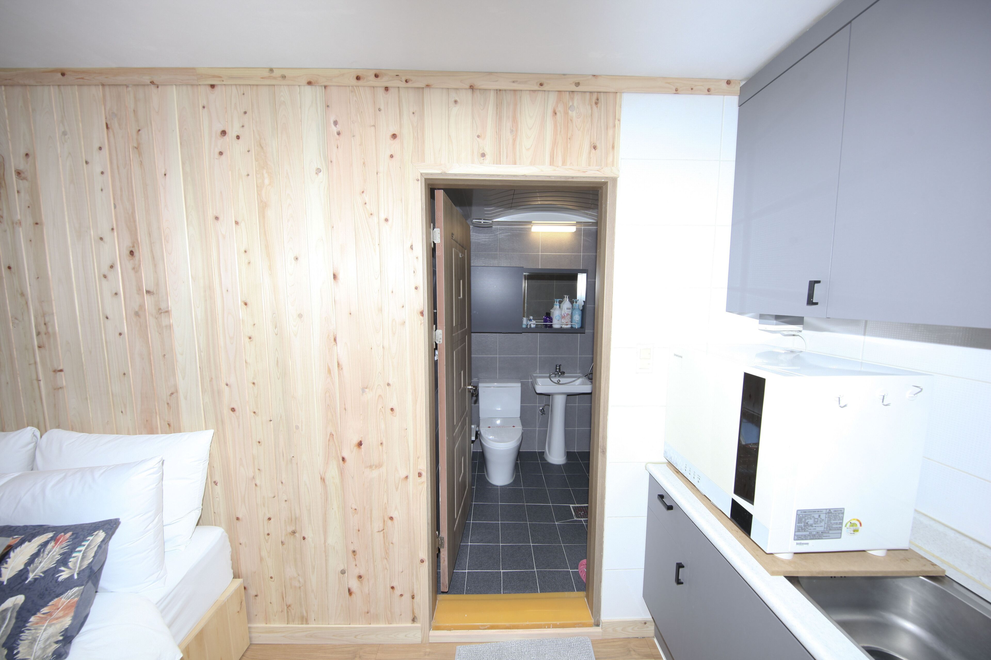 Janguneomeo Park Jeong A Pension