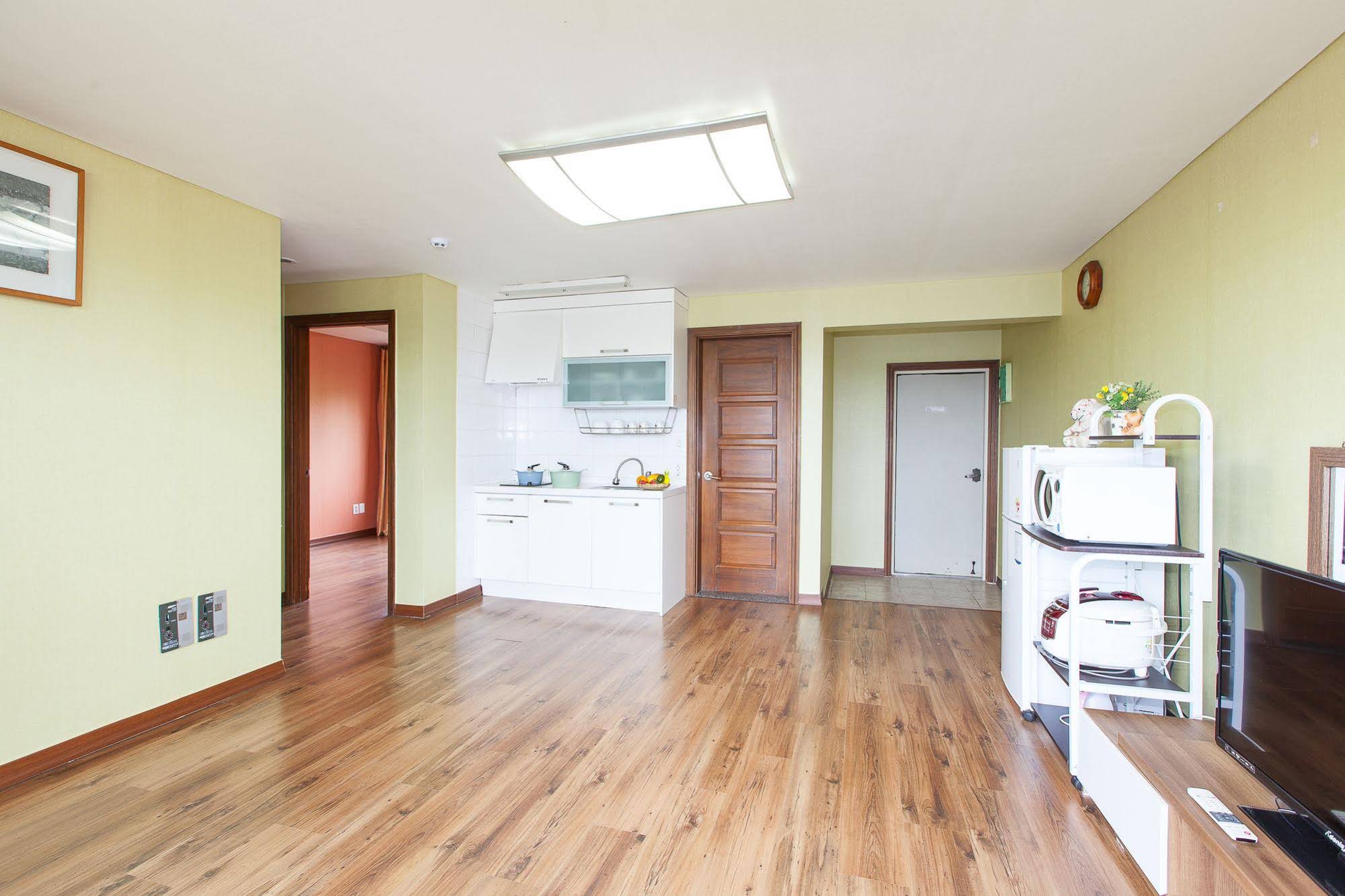 Rothem House