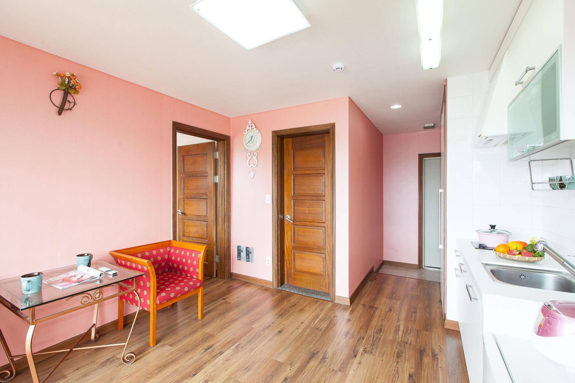 Rothem House