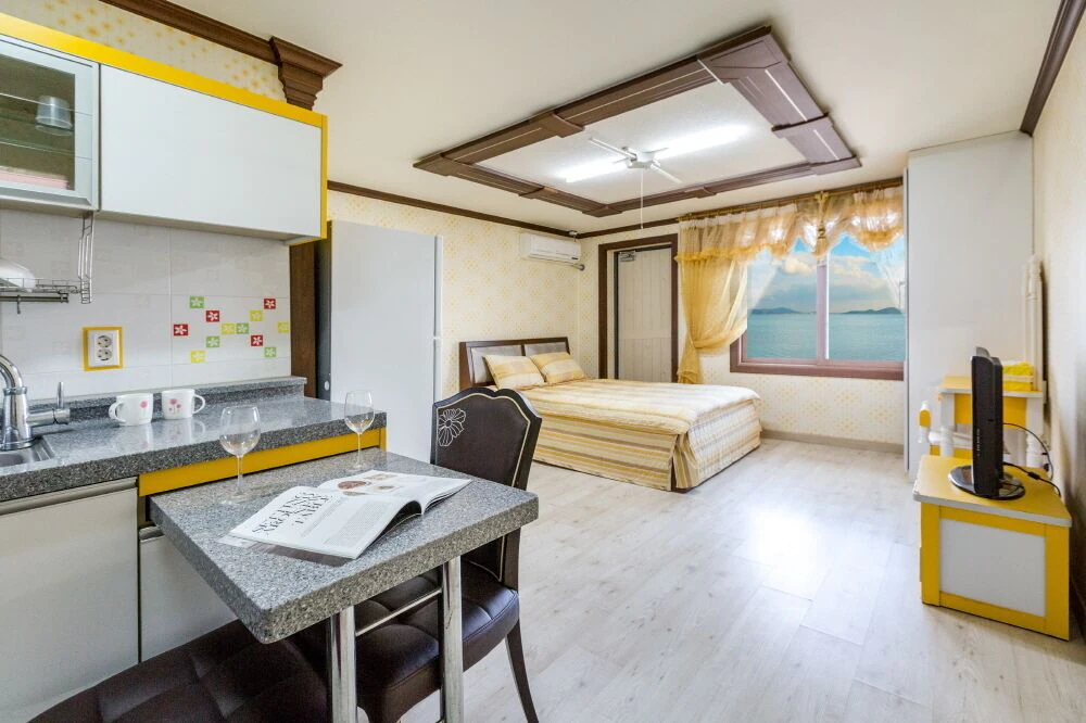 Sunrise Pension