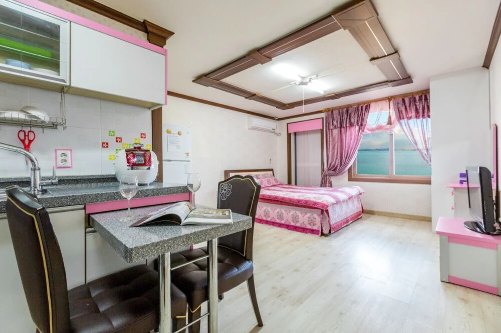 Sunrise Pension