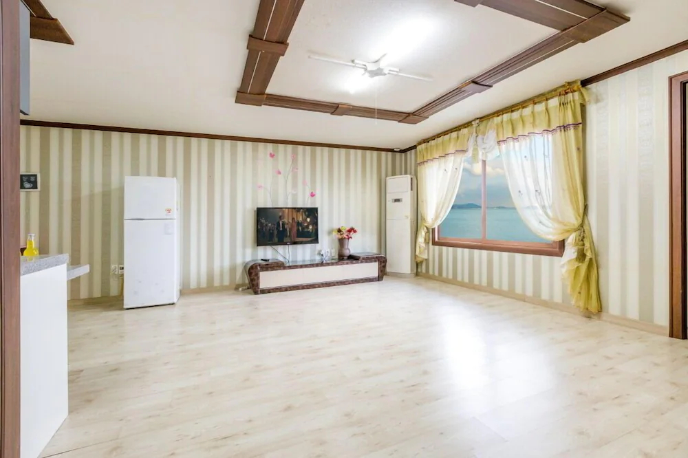 Sunrise Pension
