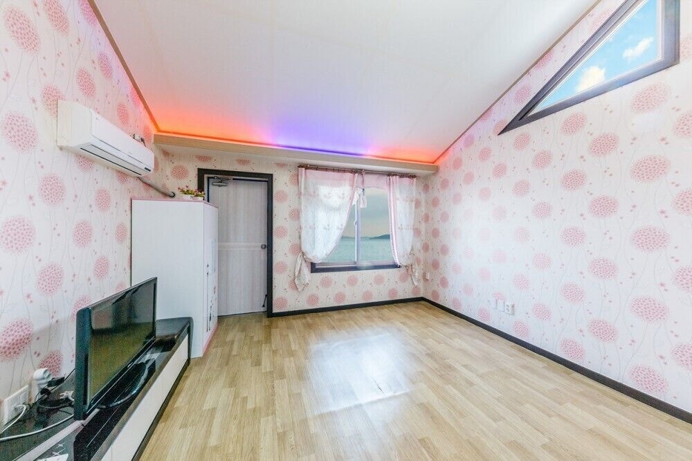 Sunrise Pension