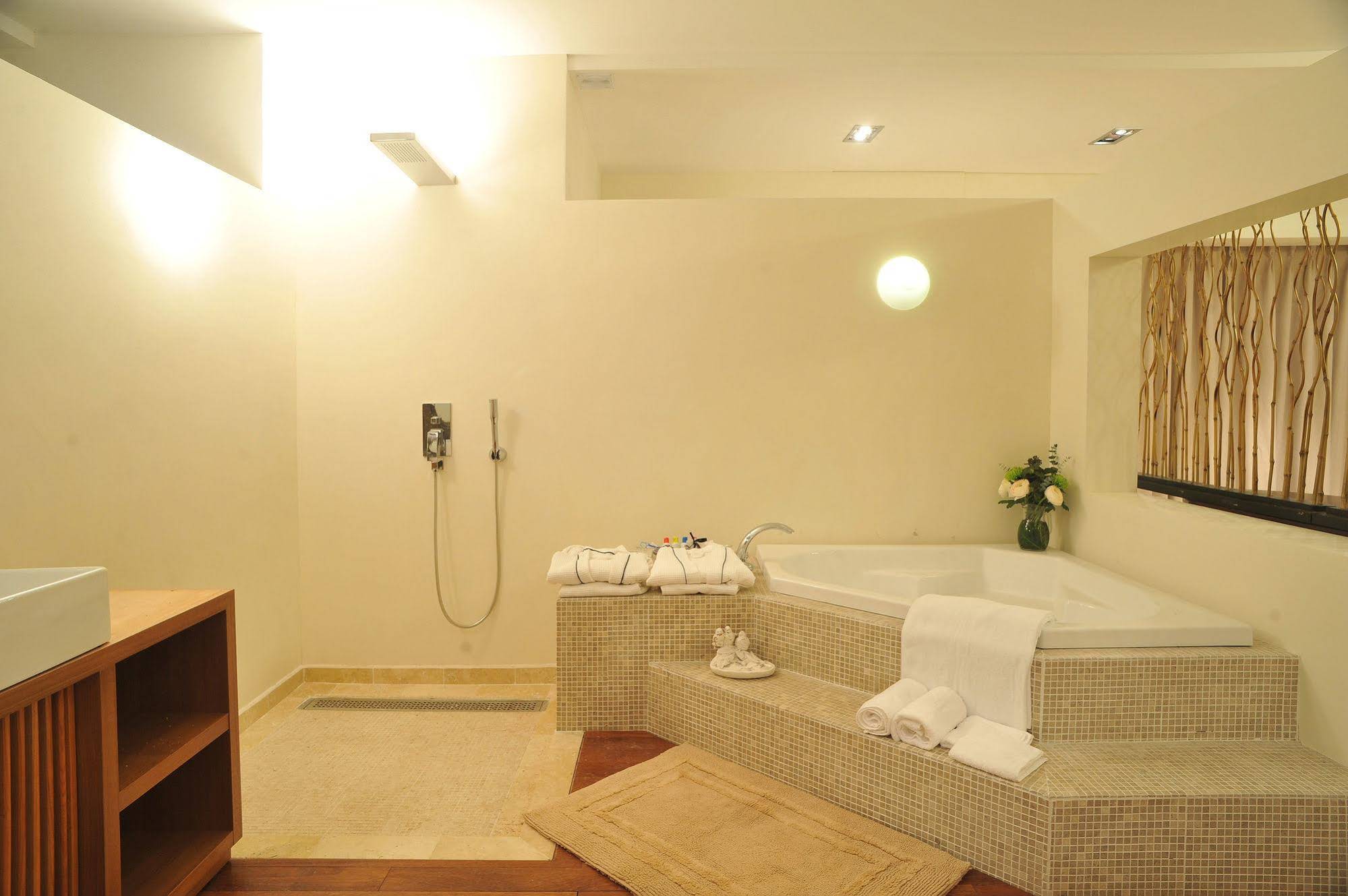 Club Inner Hotel & Resort