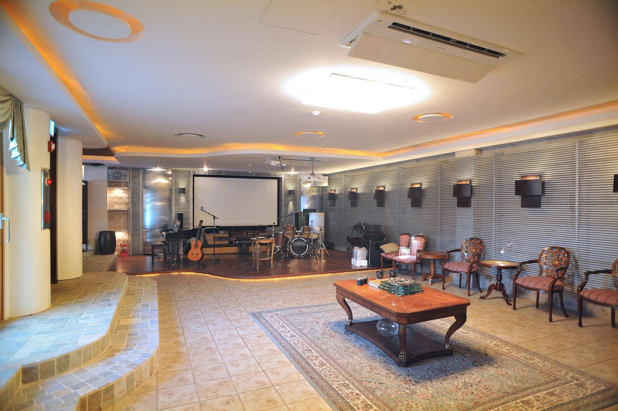 Club Inner Hotel & Resort