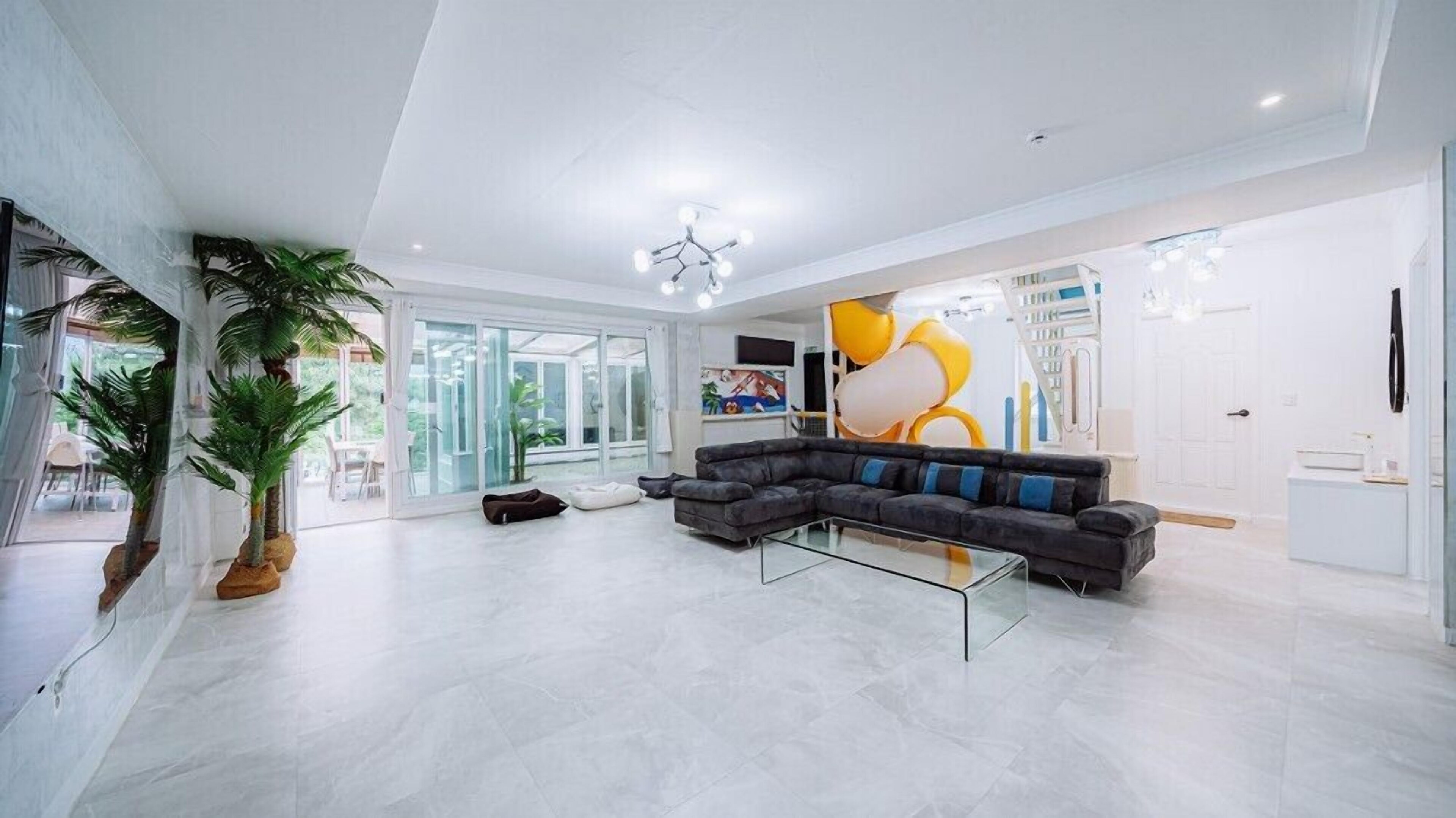 Ello-El kids Pool Villa Pension