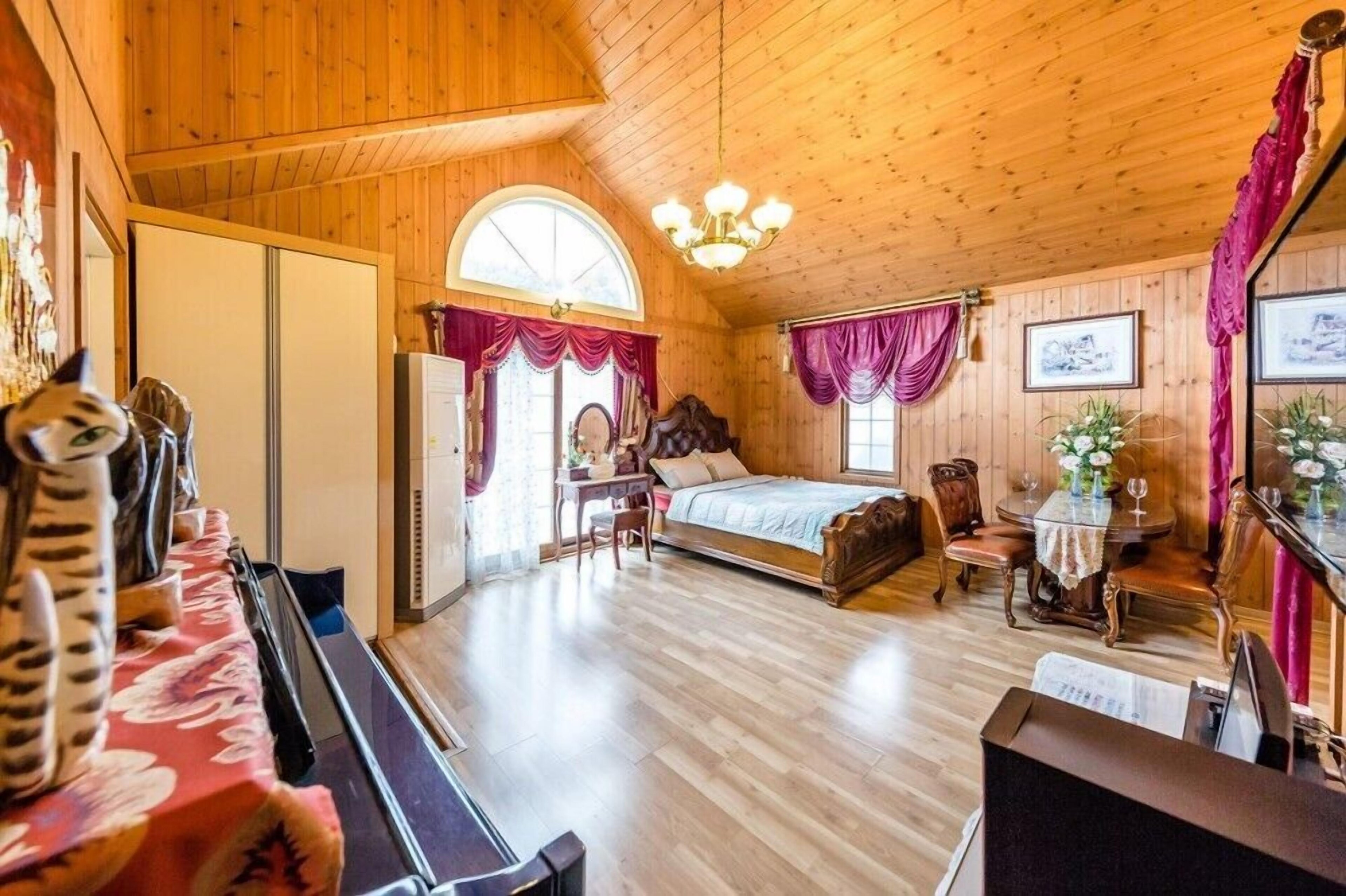 Elsia Pension
