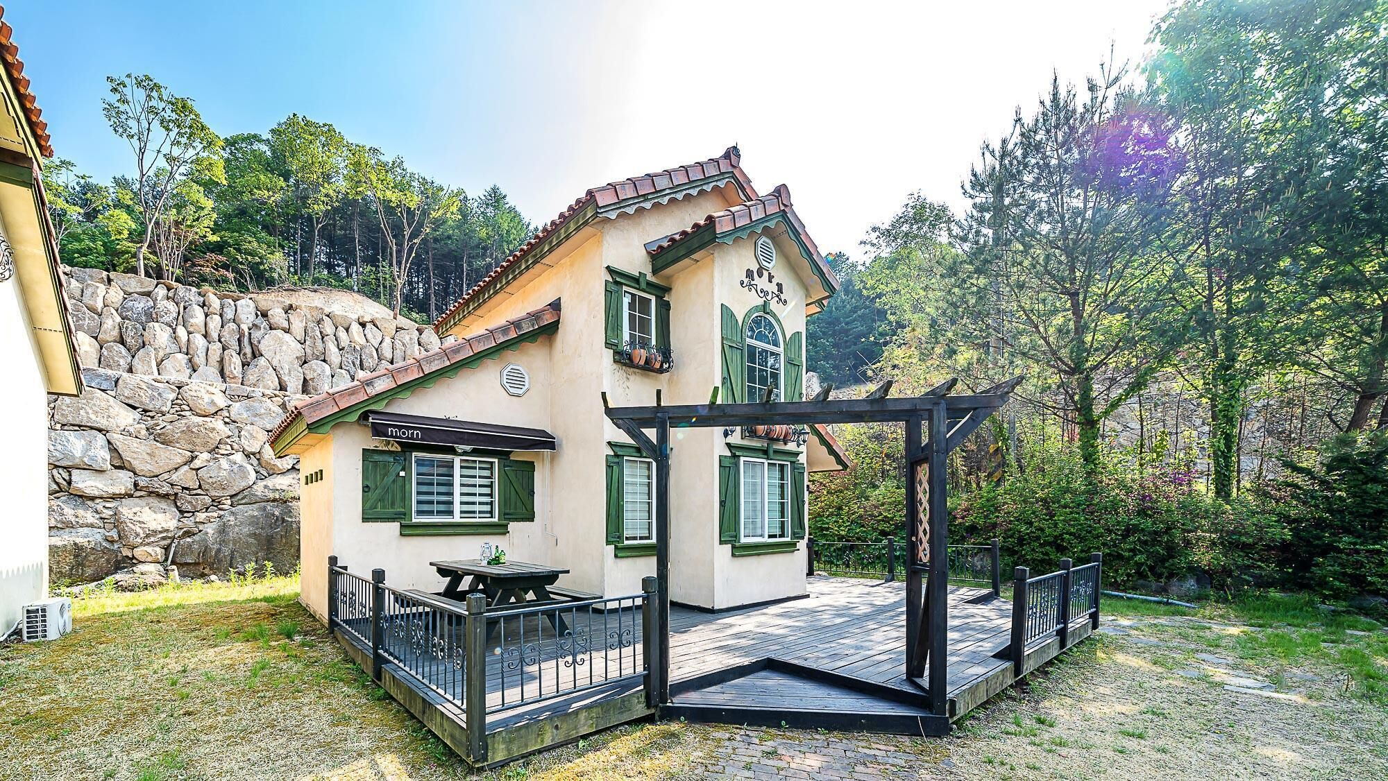 Gapyeong Atthemorn Dokchae Pension