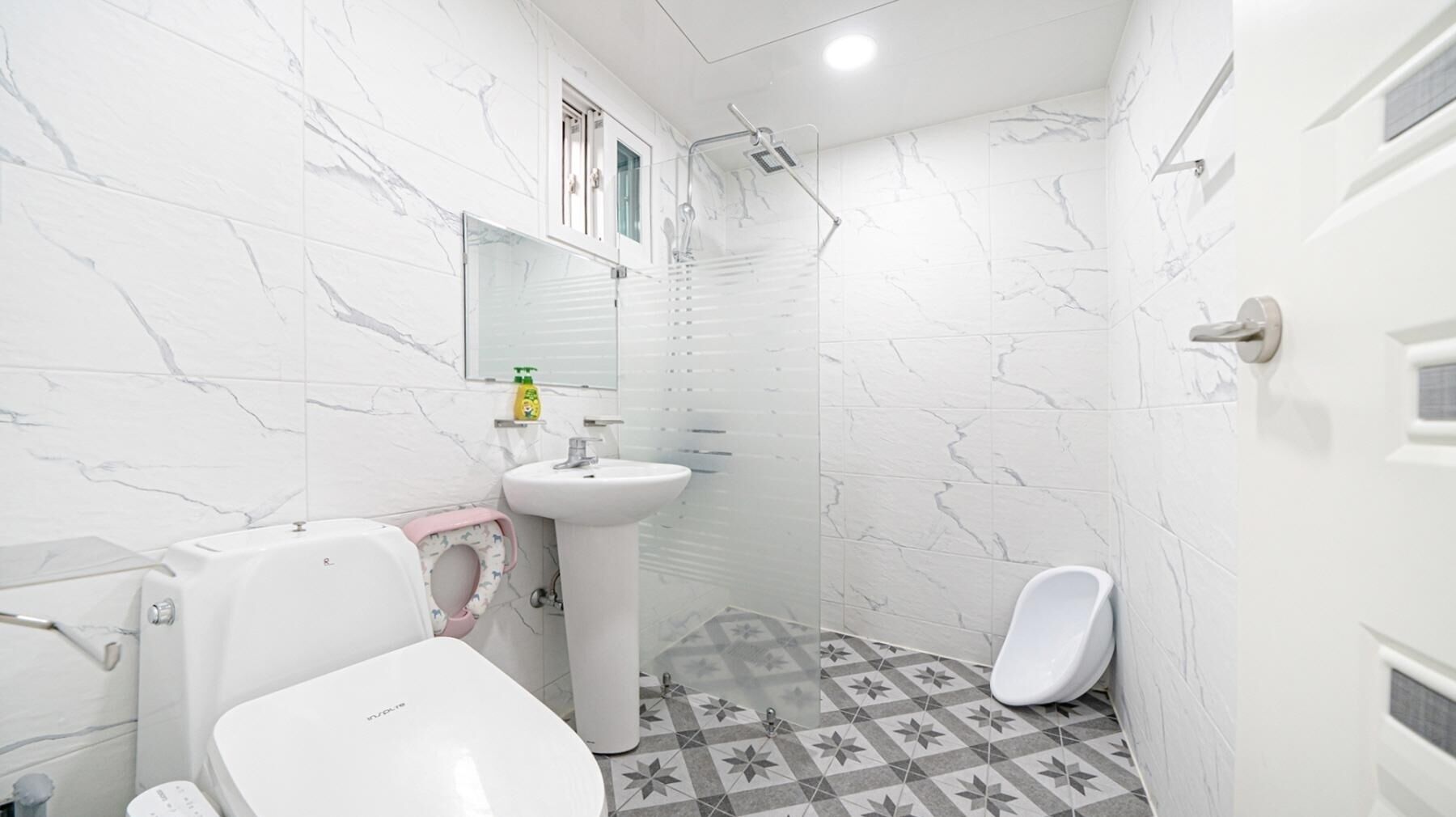 Gapyeong Belloci Lake Kids Pool Villa