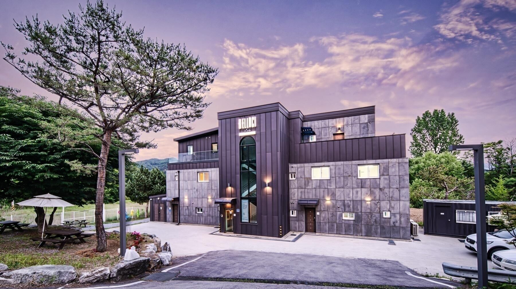 Gapyeong Belloci Lake Kids Pool Villa