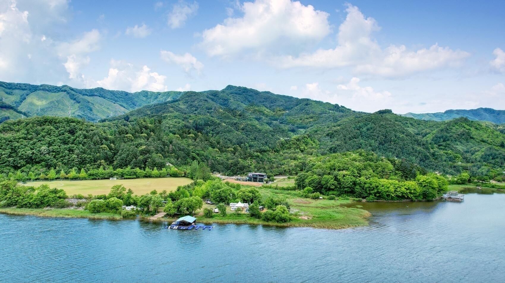 Gapyeong Belloci Lake Kids Pool Villa