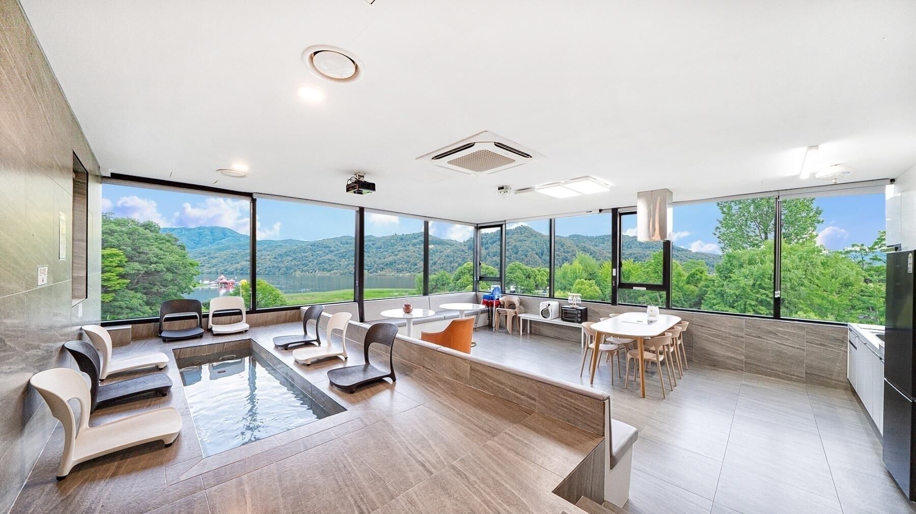 Gapyeong Belloci Lake Kids Pool Villa