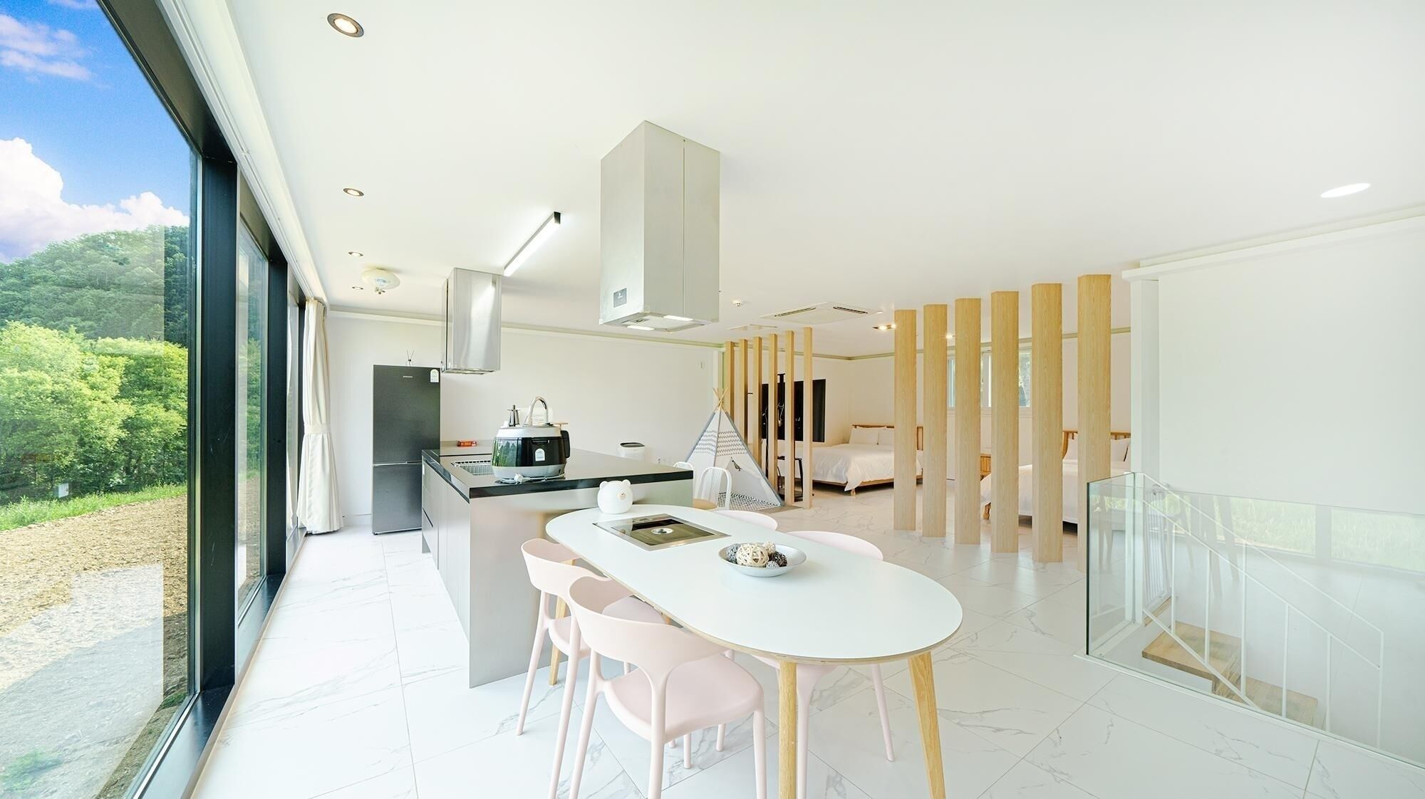 Gapyeong Belloci Lake Kids Pool Villa