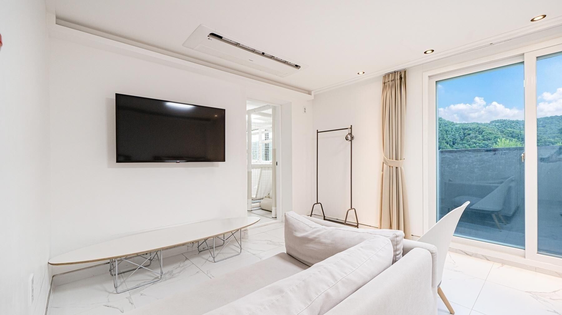 Gapyeong Belloci Lake Kids Pool Villa