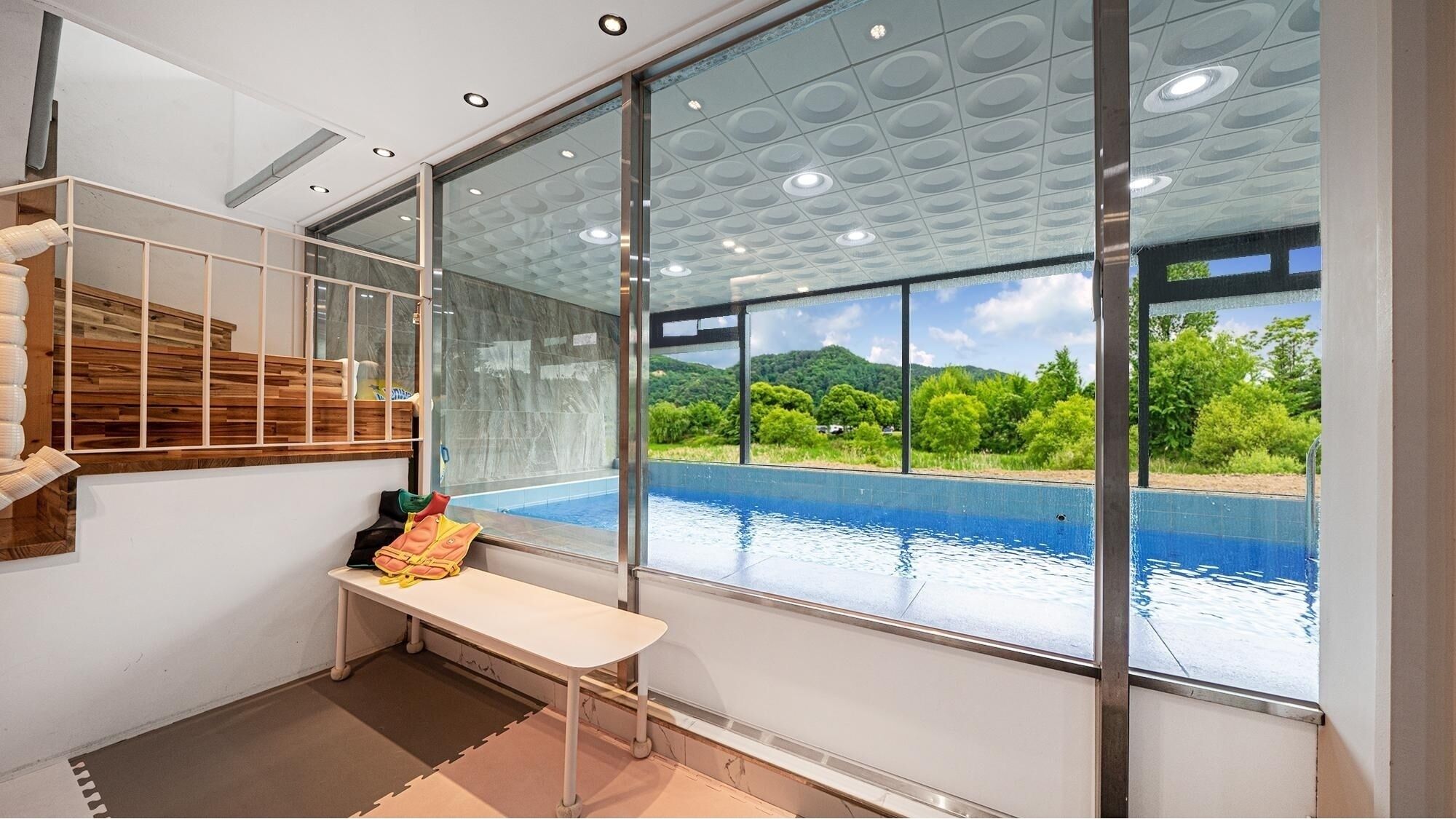 Gapyeong Belloci Lake Kids Pool Villa