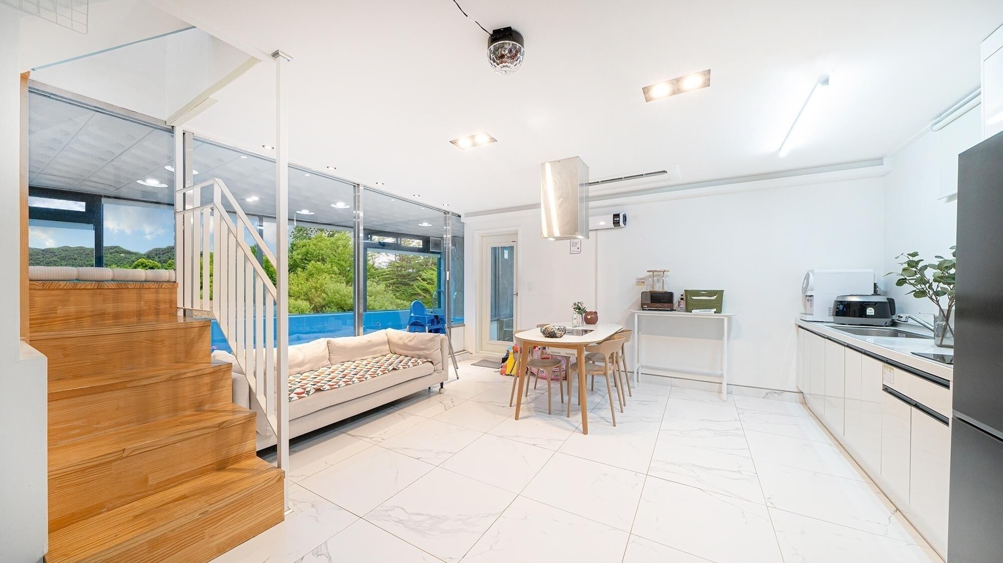 Gapyeong Belloci Lake Kids Pool Villa