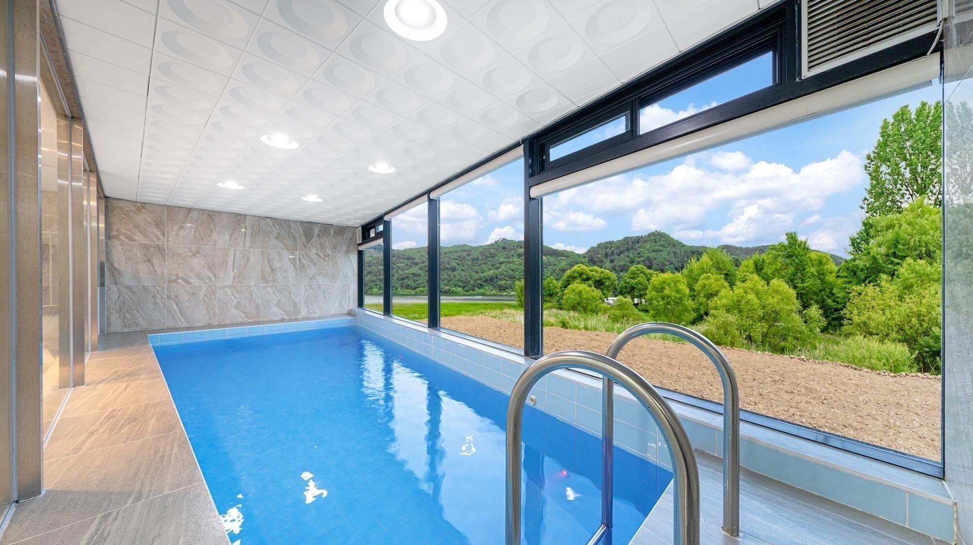 Gapyeong Belloci Lake Kids Pool Villa
