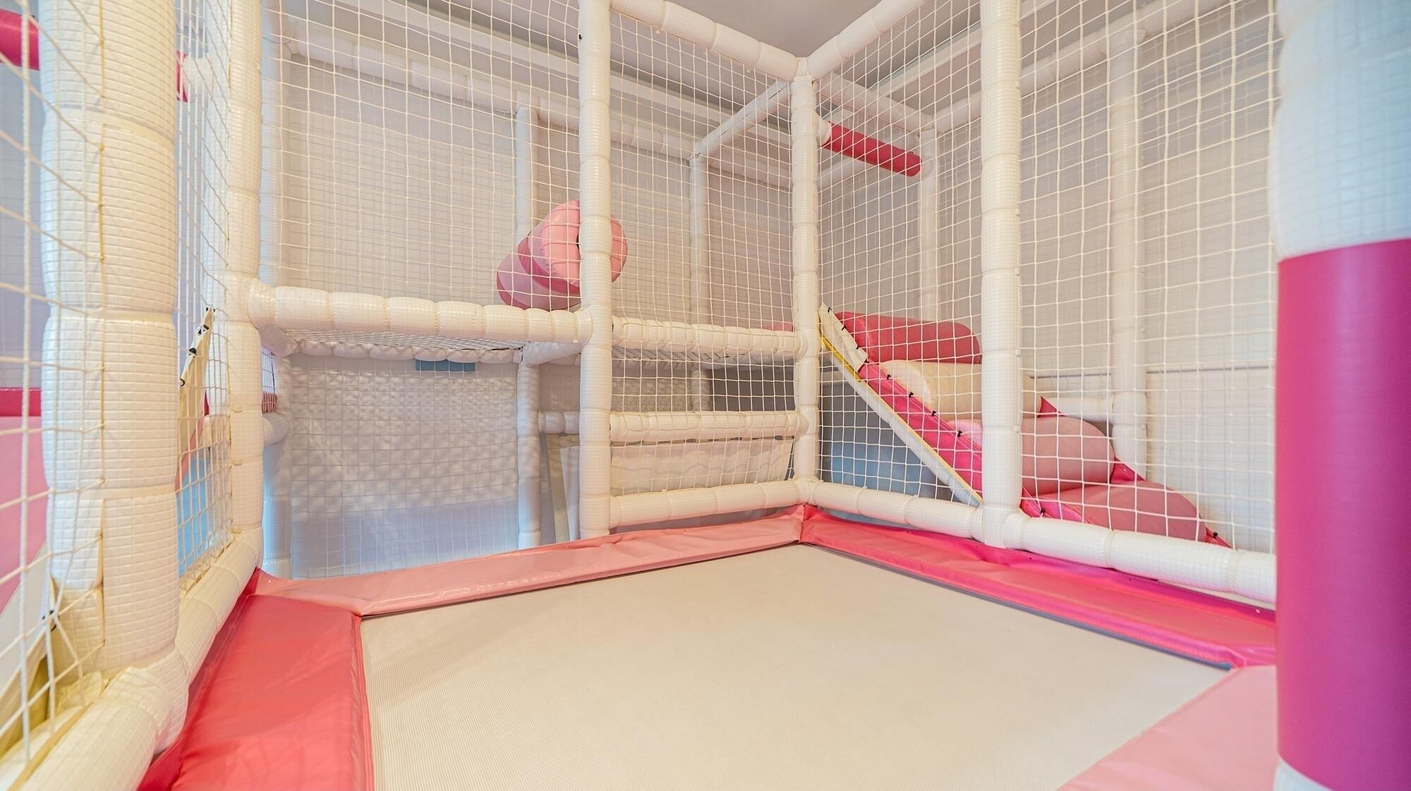 Gapyeong Belloci Lake Kids Pool Villa