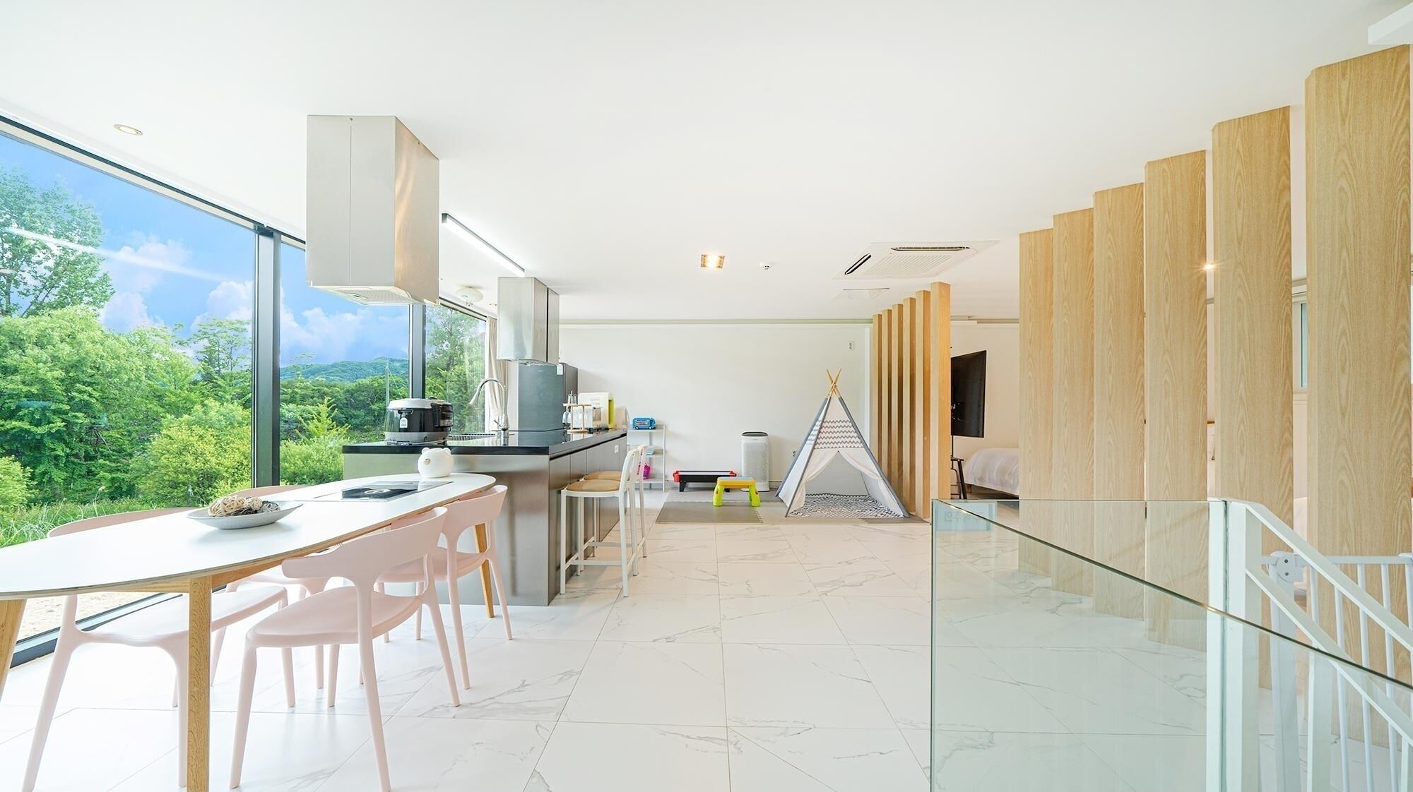 Gapyeong Belloci Lake Kids Pool Villa