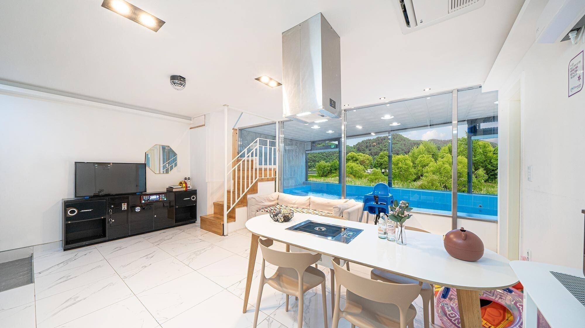 Gapyeong Belloci Lake Kids Pool Villa