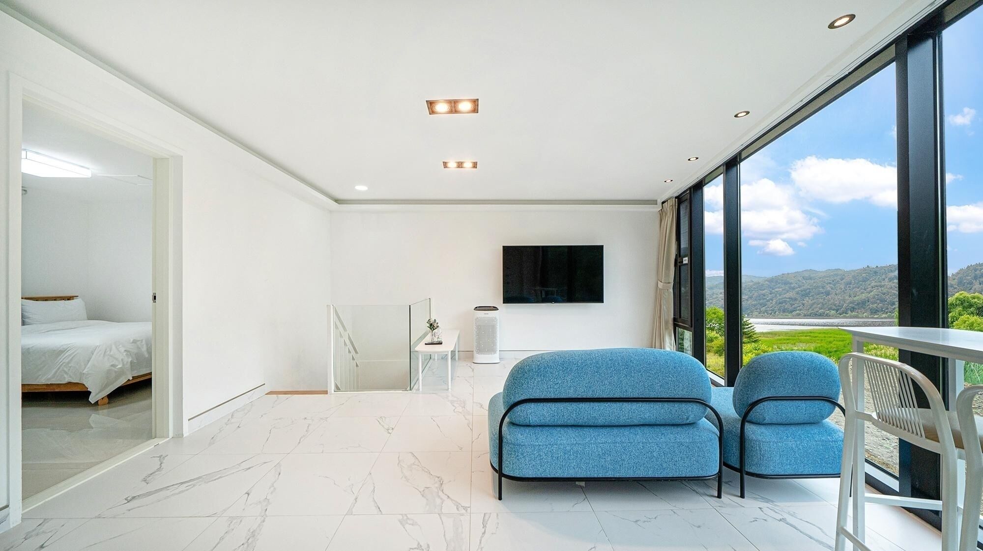 Gapyeong Belloci Lake Kids Pool Villa