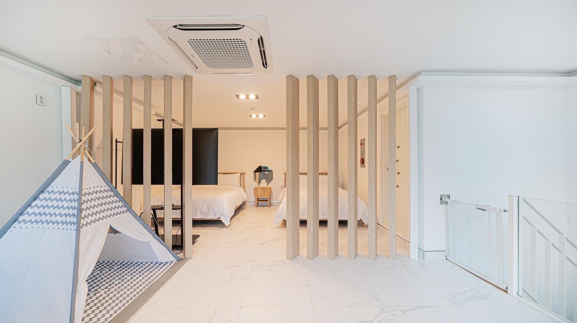 Gapyeong Belloci Lake Kids Pool Villa