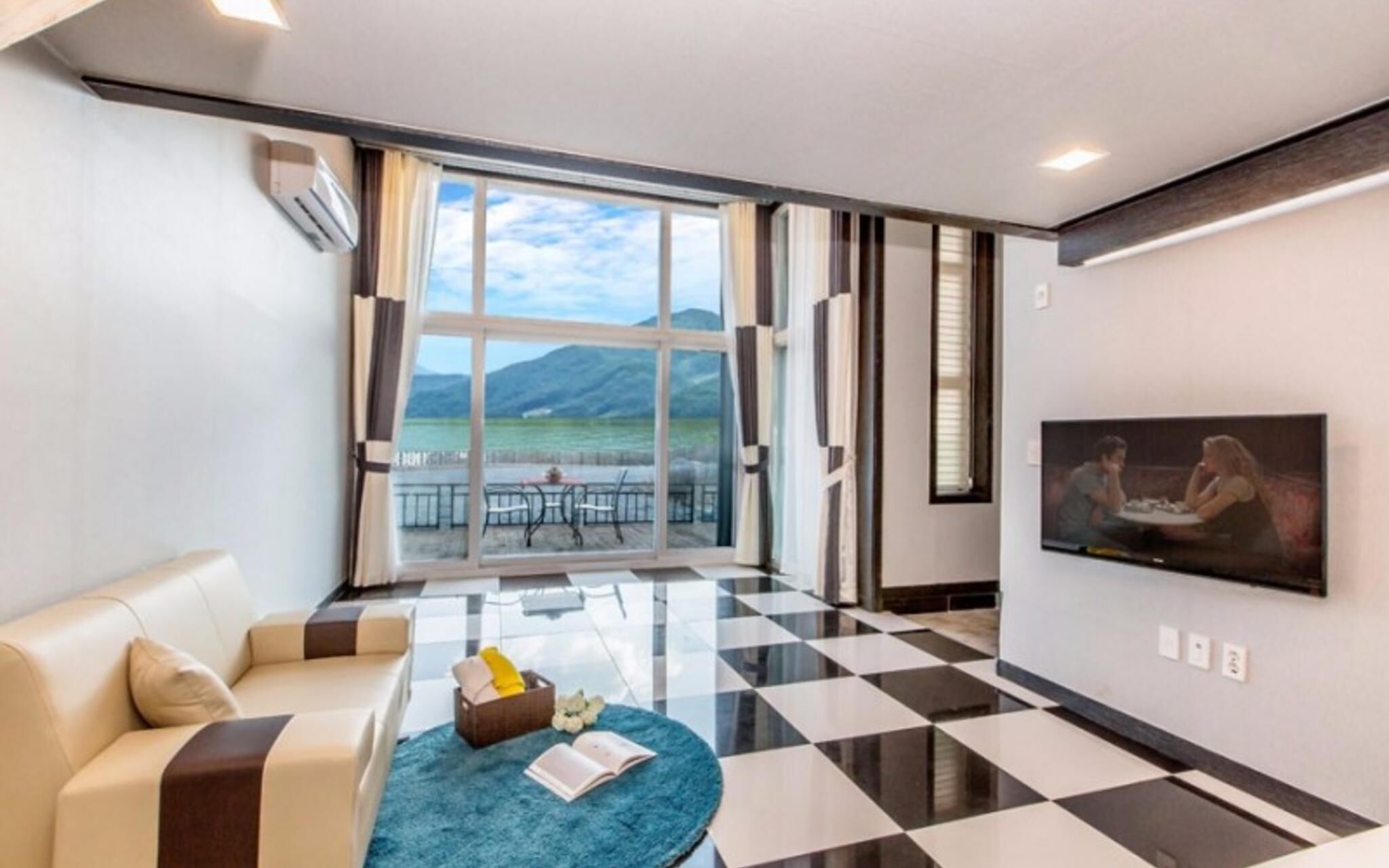 Gapyeong Chagall Spa Pension