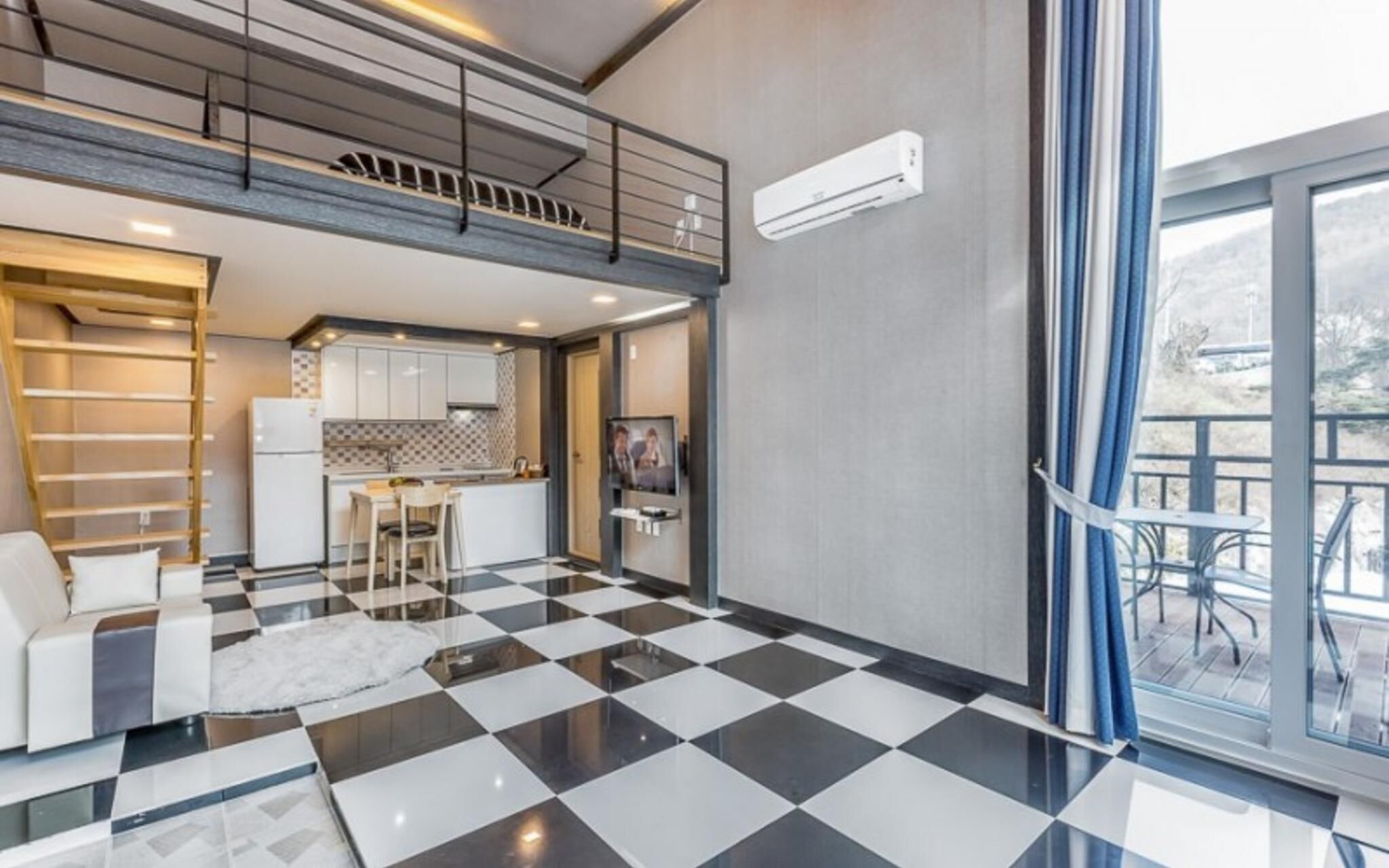 Gapyeong Chagall Spa Pension