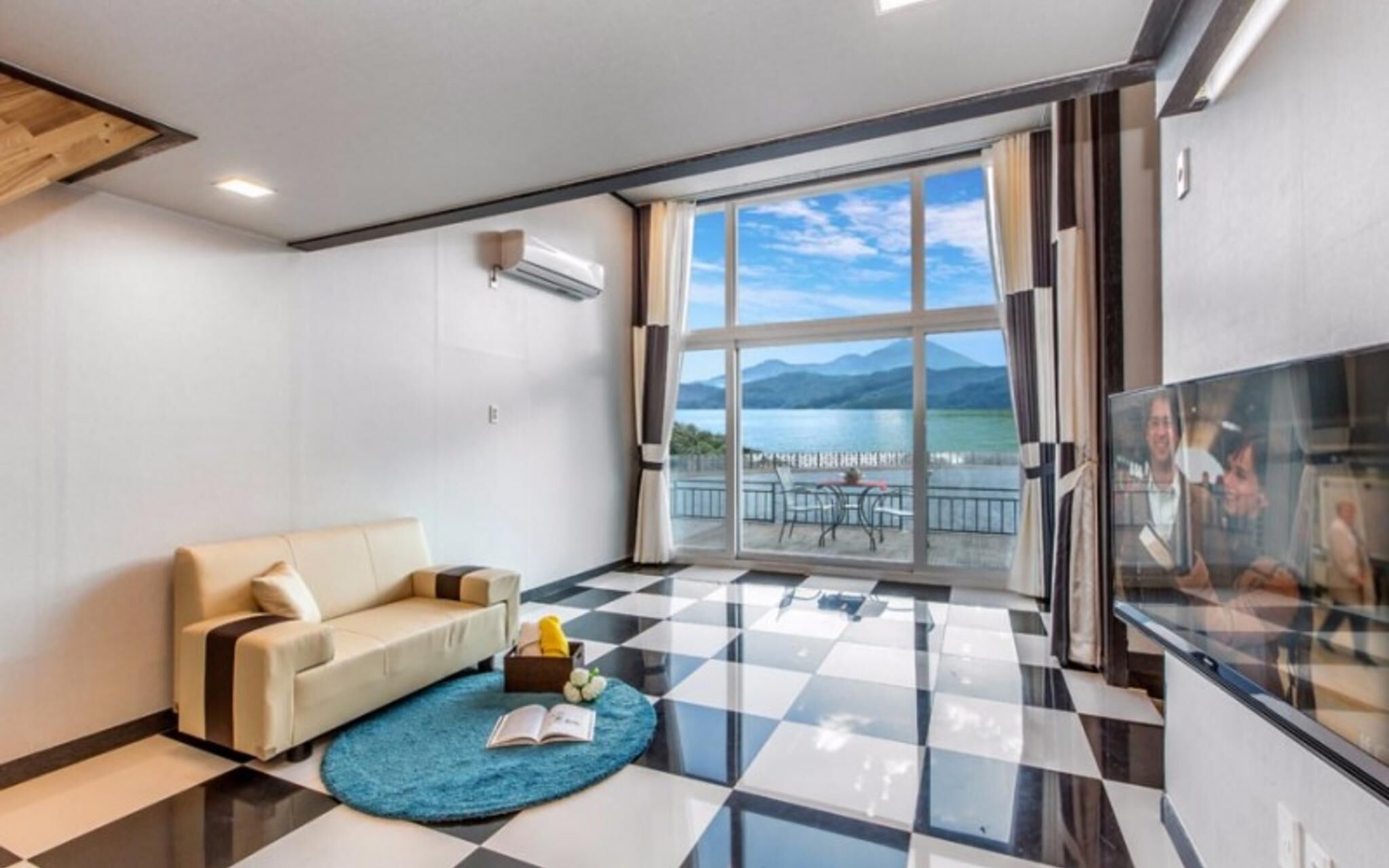 Gapyeong Chagall Spa Pension