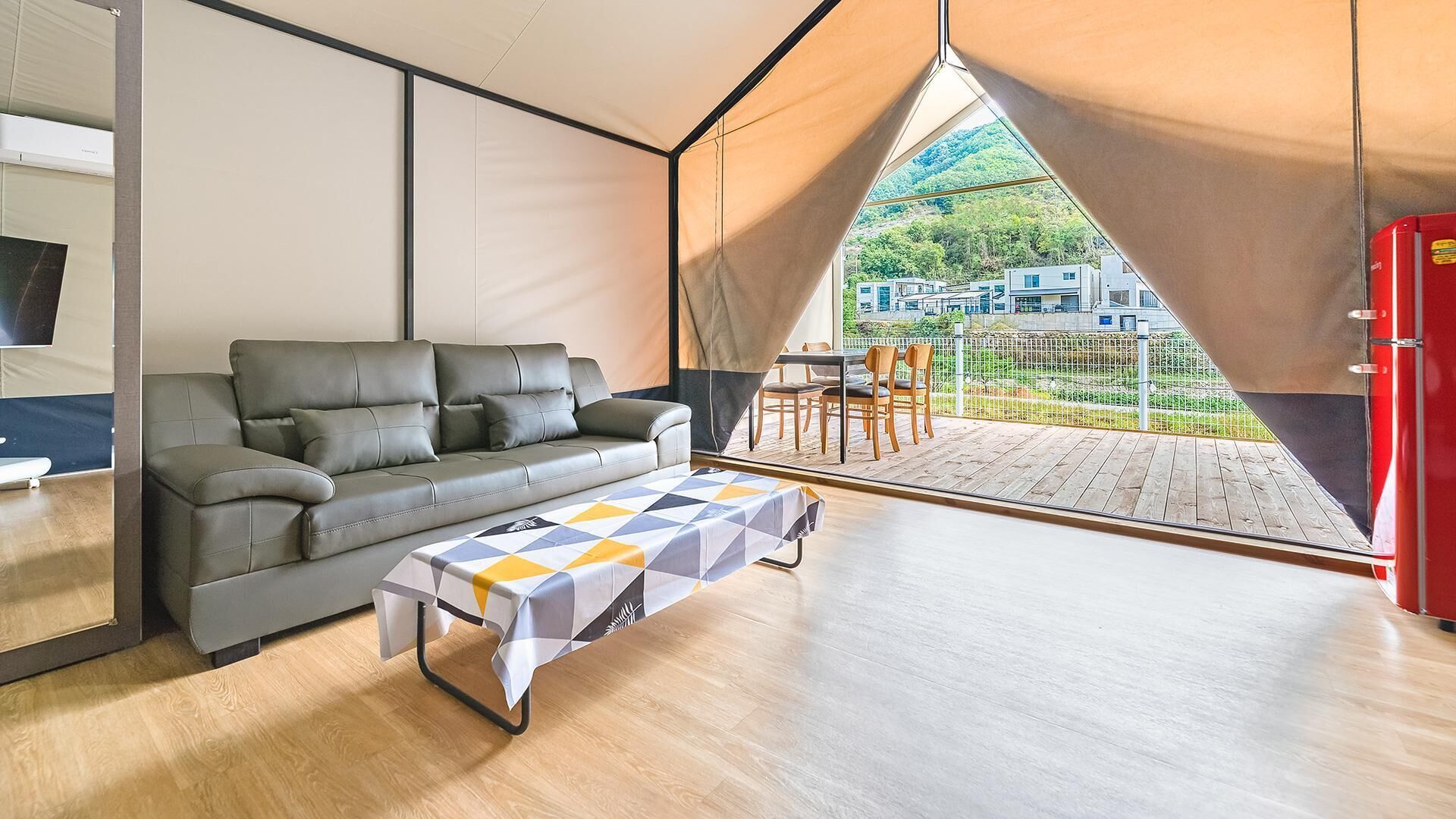 Gapyeong Ddobagi Spa Glamping