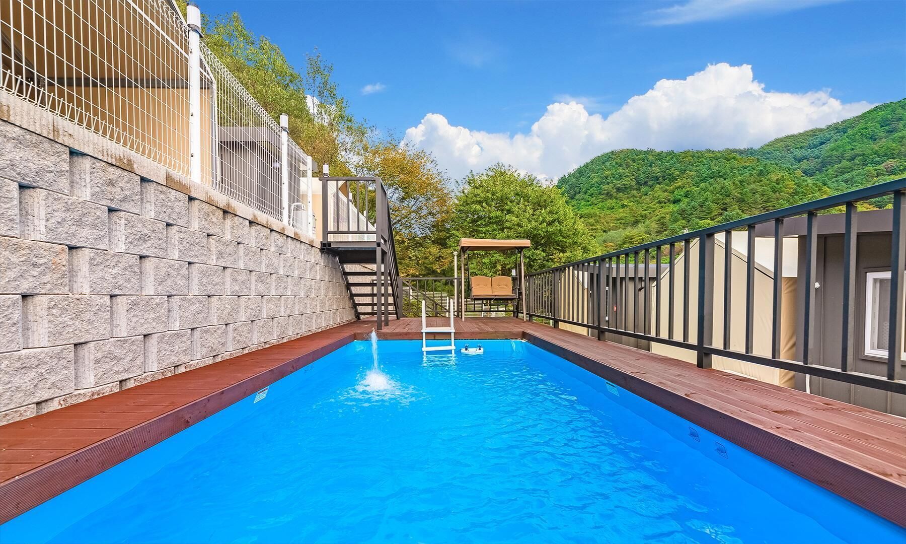 Gapyeong Ddobagi Spa Glamping