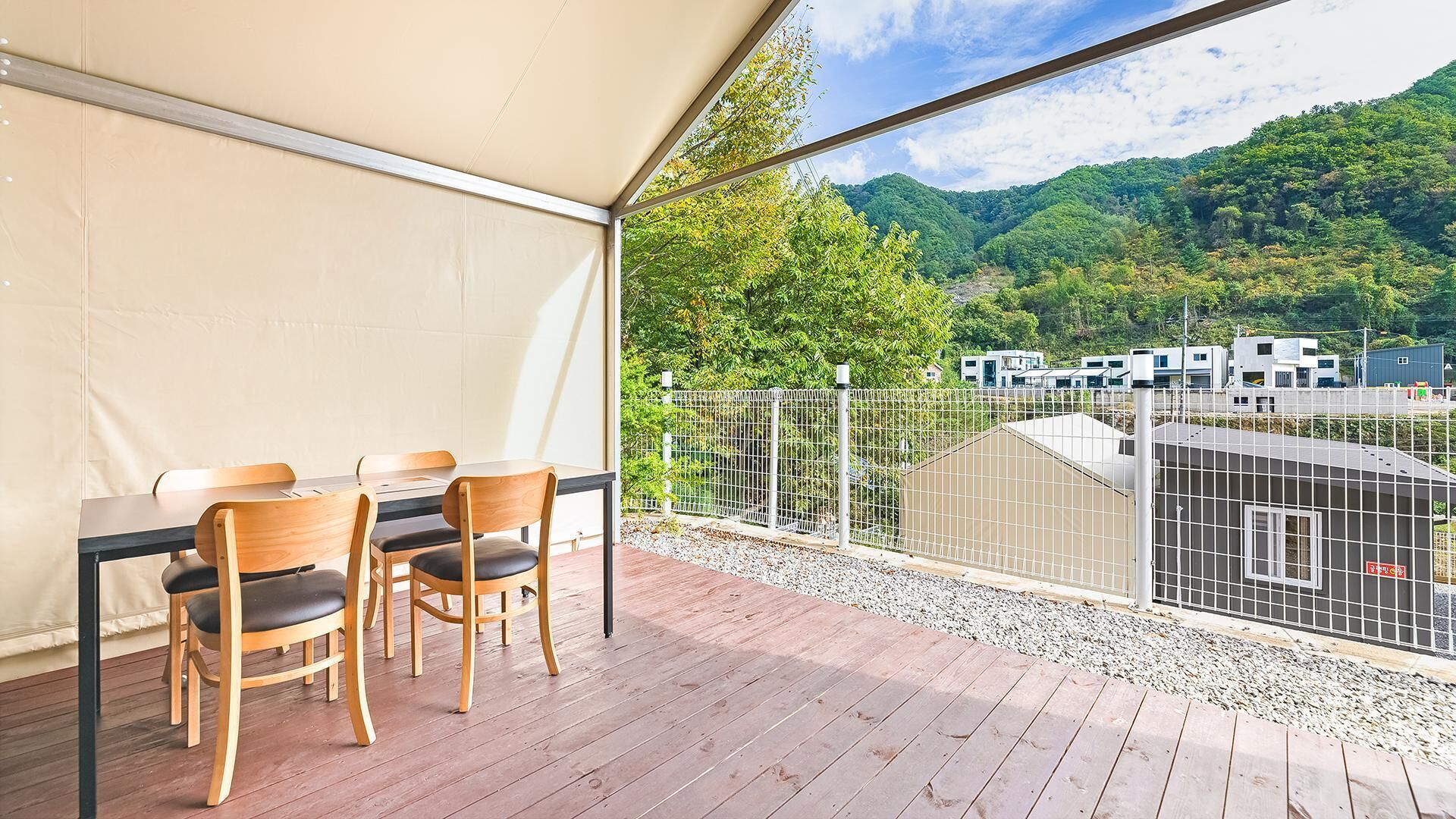 Gapyeong Ddobagi Spa Glamping