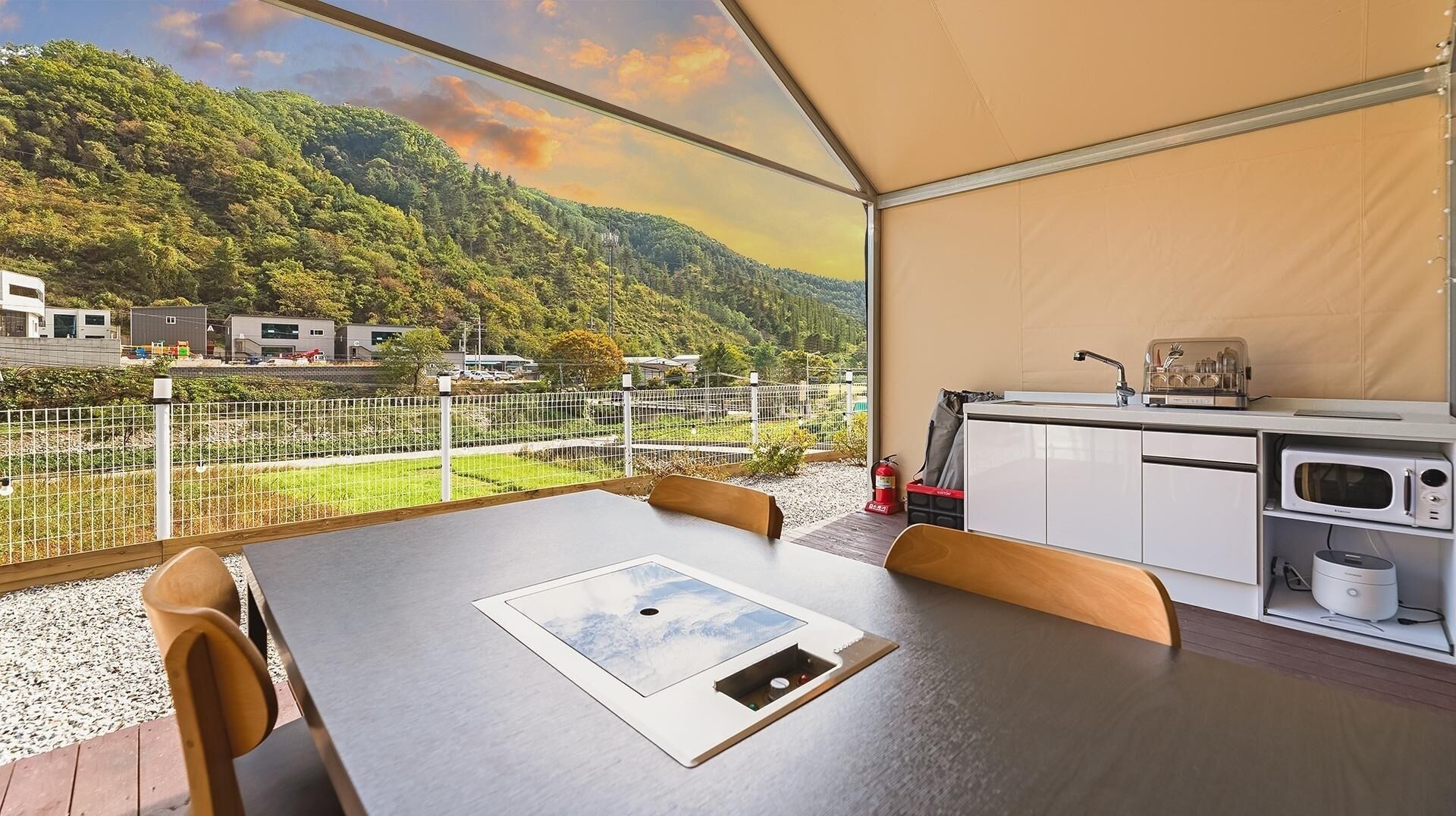Gapyeong Ddobagi Spa Glamping