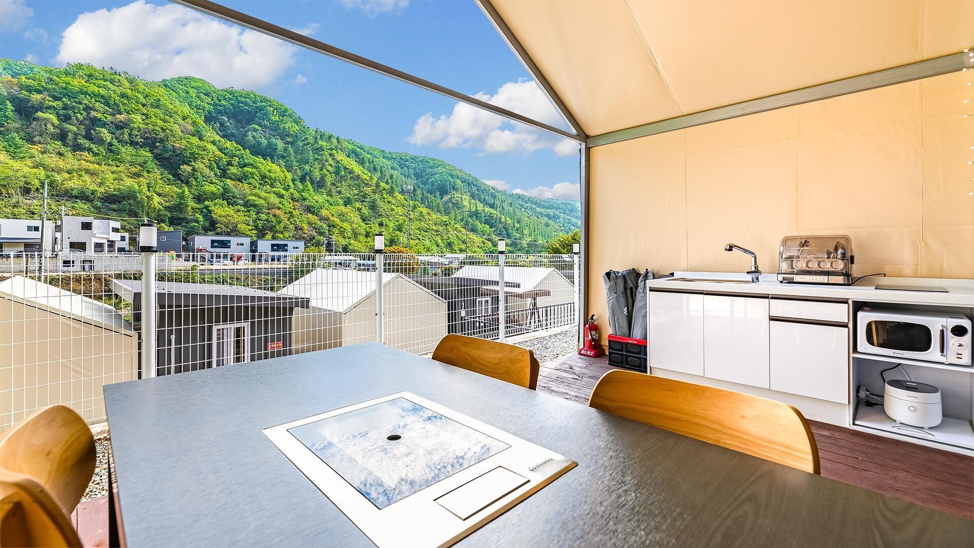 Gapyeong Ddobagi Spa Glamping