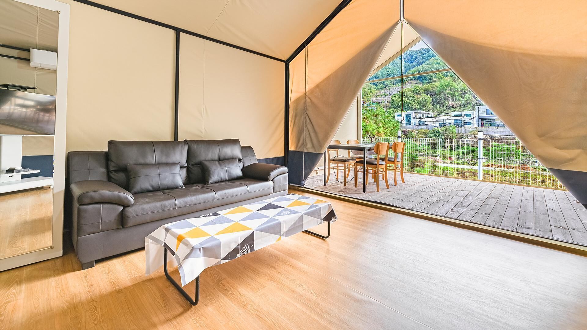 Gapyeong Ddobagi Spa Glamping