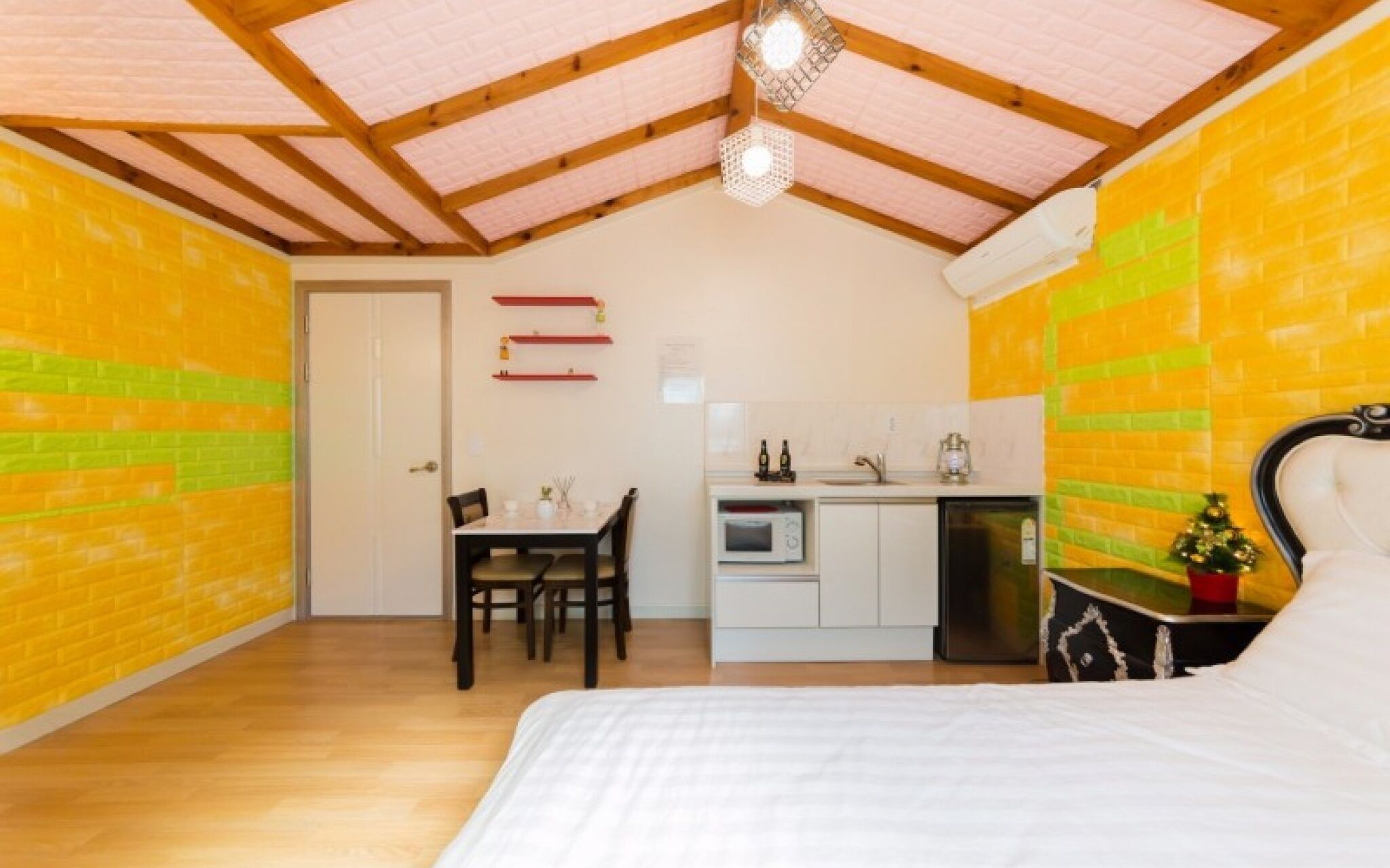 Gapyeong Haengbogi Meomuneunjip House